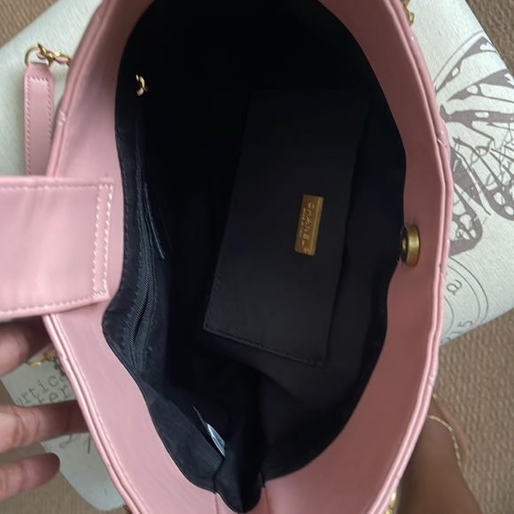 kick around bag I purchased at purse party - Picture 3 of 7